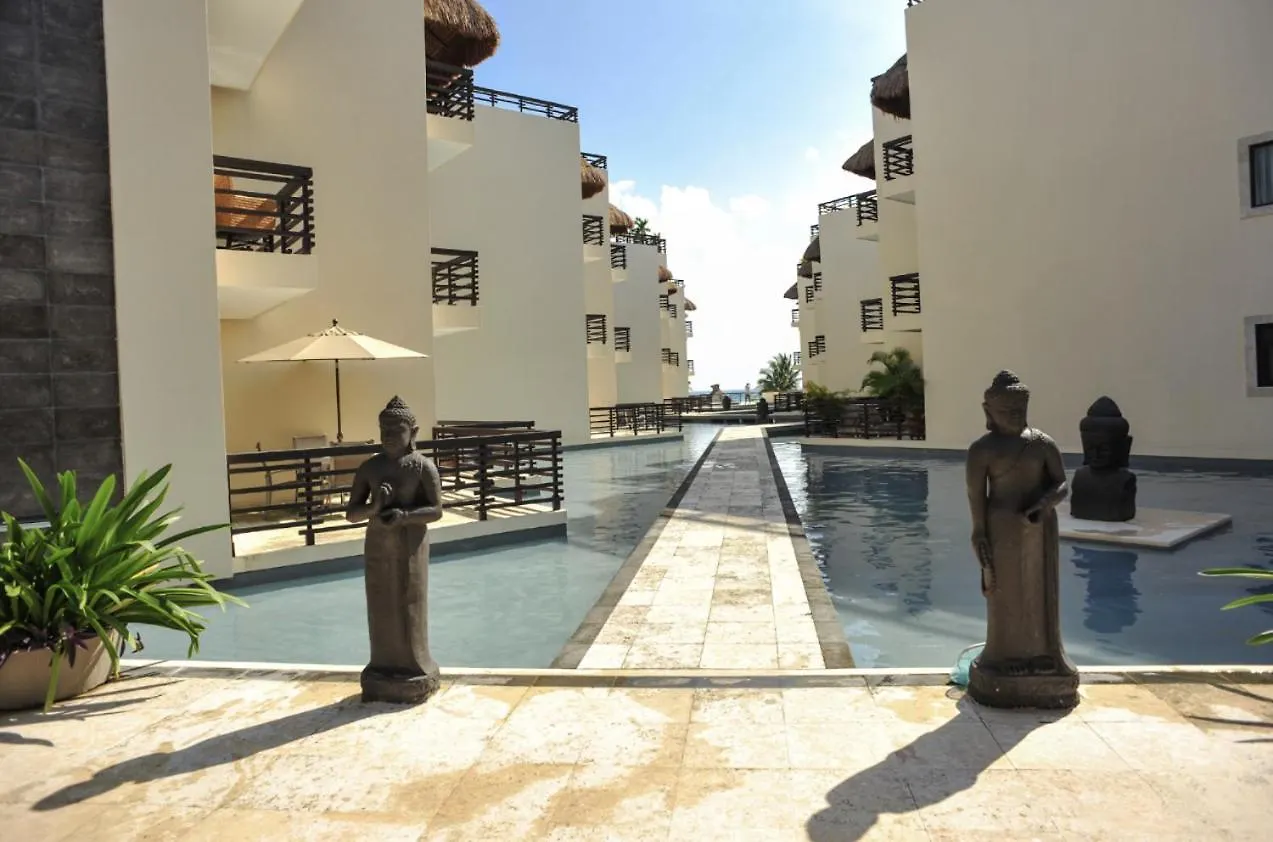 Aldea Thai Condos In Mamitas Beach Playa del Carmen Meksika
