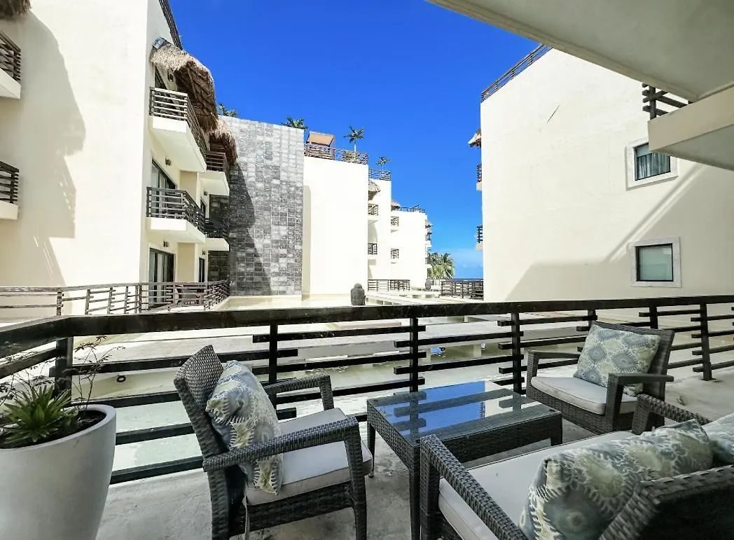 Aldea Thai Condos In Mamitas Beach Playa del Carmen Daire